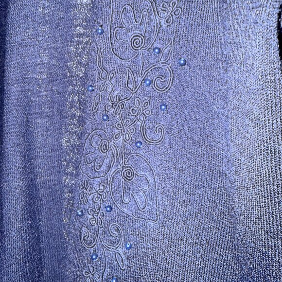 Light weight navy sweater - Picture 3 of 3